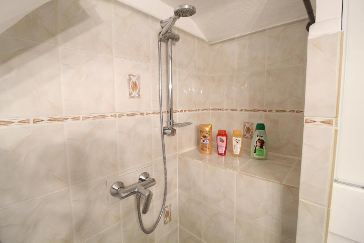 Studio La Tarine: Cozy Gîte with AC, Netflix & Parking Albertville Exterior photo